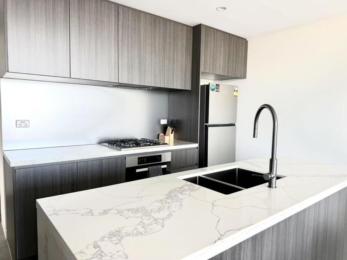 Olympic Park Gem 2 Bedroom -pool Gym Parking 17 Sydney