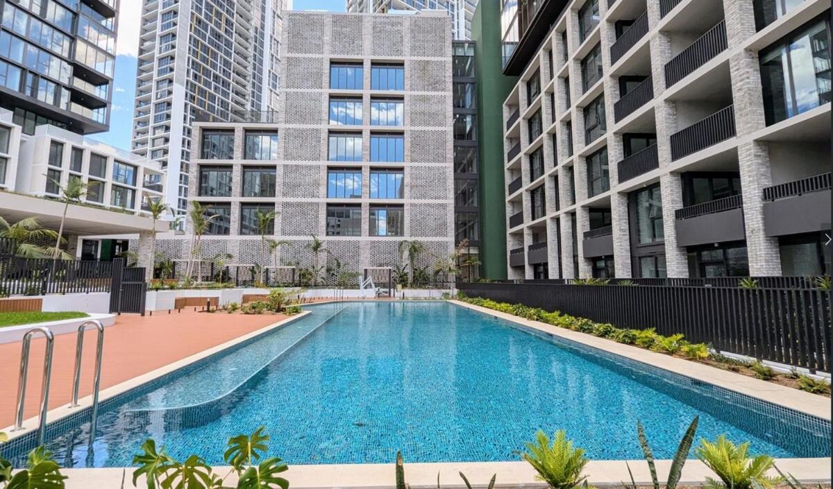Olympic Park Gem 2 Bedroom -pool Gym Parking 17